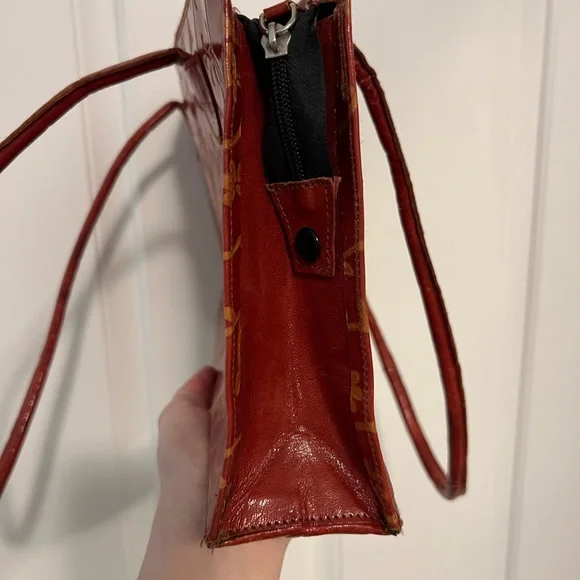 Genuine Leather handbag. - Picture 10 of 14